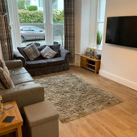 2 Windsor House Holiday home *