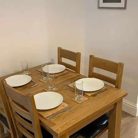 2 Windsor House קזיק